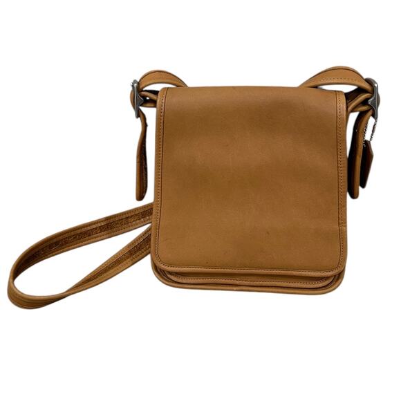 Vintage Coach 9145 Classic Legacy Studio Flap Bag in Camel - Picture 2 of 12